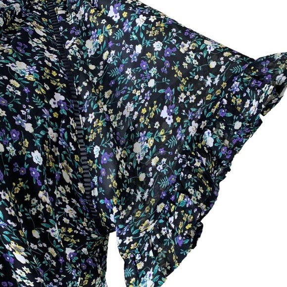 Allison New York Size Medium Blouse Floral Short Flutter Sleeves Button Up - Picture 3 of 6